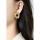 Oorclips Goudkleurige oorclips met een wit steentje Elegante fashion look