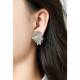 Oorclips | trendy goudkleurige oorclip met detail | fashion glans