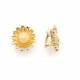 Oorclips | Goudkleurige bloem met glanzend hart | Elegant